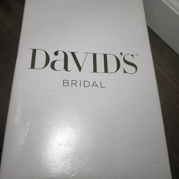 David's Bridal Pearl and Crystal T-strap Mid-heels Women's Size 7 1/2 In Box - Picture 13 of 14